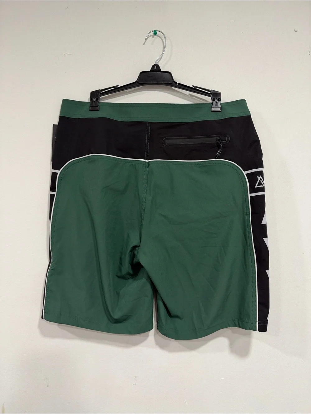 AVVA Hole Shot 20in Boardshorts Size: 32